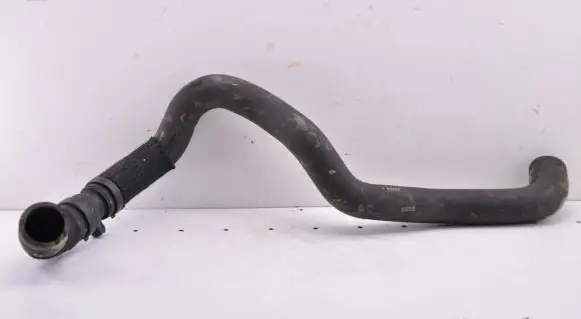 Dacia Sandero III Engine coolant pipe/hose 215018090R