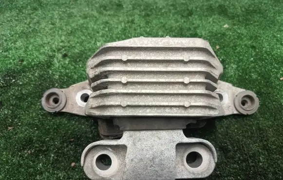 Opel Insignia B Gearbox mount 39169709