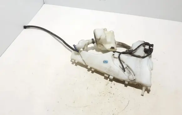 Volvo C30 Windshield washer fluid reservoir/tank 31253148