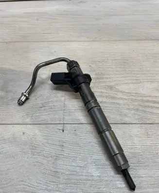 Mercedes-Benz R W251 Fuel injector A642070 071110 6MBD41