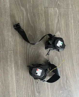 BMW 2 F44 Set of seat belts 643835200C 643835300C