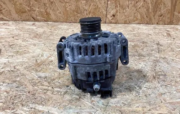 Mercedes-Benz C W205 Generator/alternator A0009068706