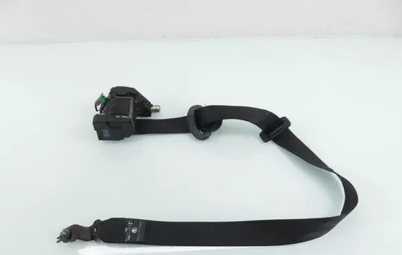 Skoda Fabia Mk1 (6Y) Front seatbelt 33006842 6Y0857702B