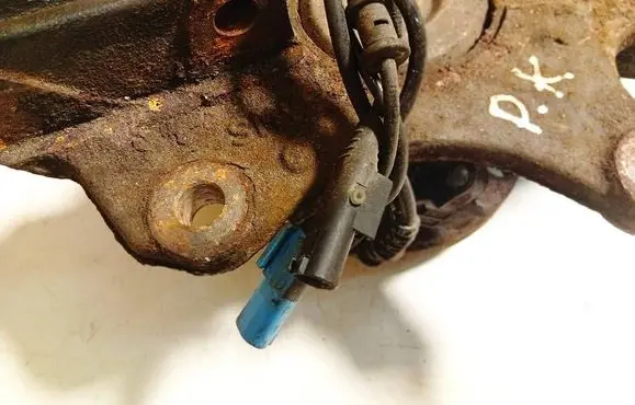 Mercedes-Benz Sprinter W906 ABS brake wheel speed sensor 
