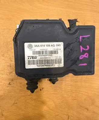 Volkswagen PASSAT B7 ABS Pump 3AA614109AQ 17654081 54085622Z