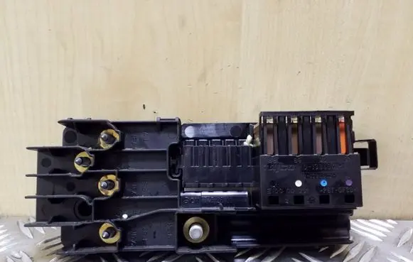 Mercedes-Benz ML W164 Fuse module 2115452601