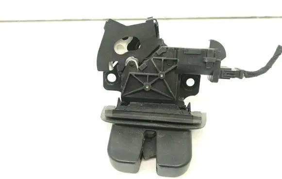 Audi A3 S3 A3 Sportback 8P Tailgate/trunk/boot lock/catch/latch 8P4827505C 8P4827520