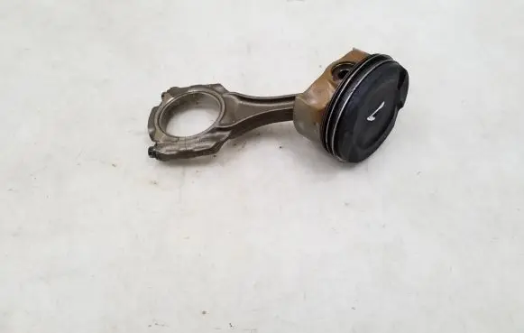 BMW 5 F10 F11 Piston with connecting rod 7843237