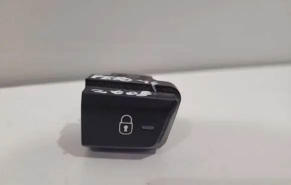 Central locking switch button