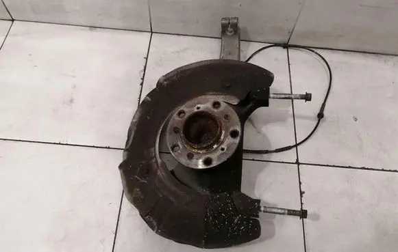 BMW M5 Front wheel hub spindle knuckle 31212284053