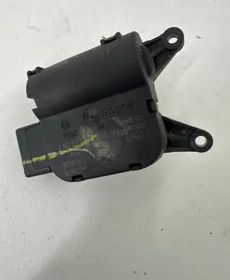 Volkswagen Jetta V Air flap motor/actuator 1K1907511E 0132801343 983387XD