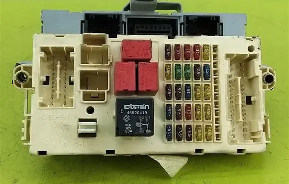 Fiat Stilo Fuse box set 51711820