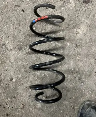 Volkswagen Polo IV 9N3 Front coil spring