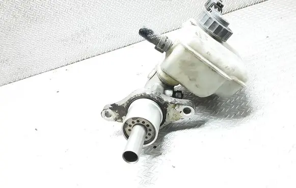 Volkswagen Golf V Master brake cylinder 1K1611301C