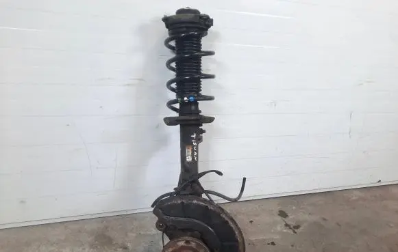 Volkswagen Tiguan Front wheel hub spindle knuckle