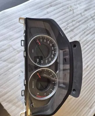 Volvo S60 Speedometer (instrument cluster) 36000913 31327581AA 69399820U
