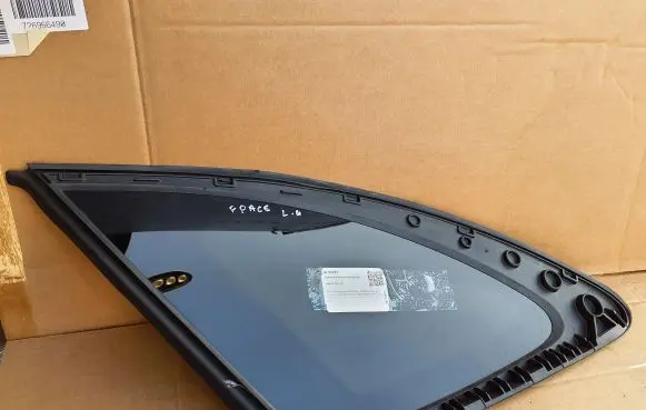 Jaguar F-Pace Rear side window
