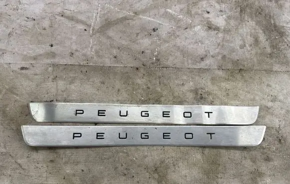 Peugeot 308 Front sill trim cover 98361940 98361940VV