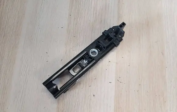 Skoda Yeti (5L) Seat belt height adjuster 3C8857819A