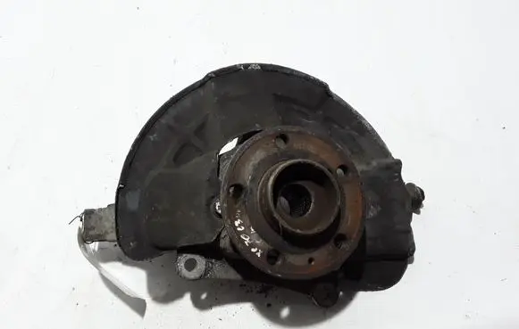 Volvo XC70 Front wheel hub 9461943