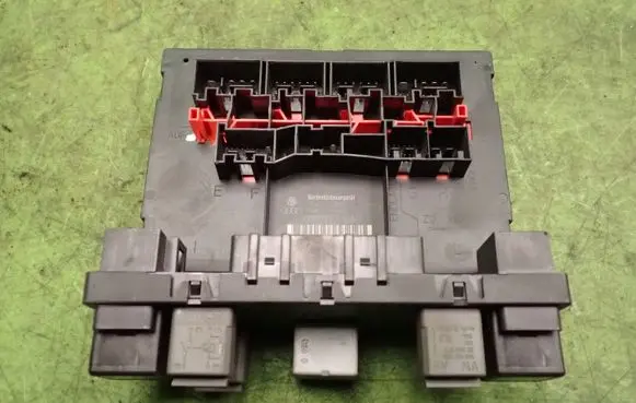 Volkswagen PASSAT B6 Comfort/convenience module 3C8937049E