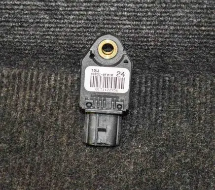 Toyota Verso-S Airbag deployment crash/impact sensor 898310F010