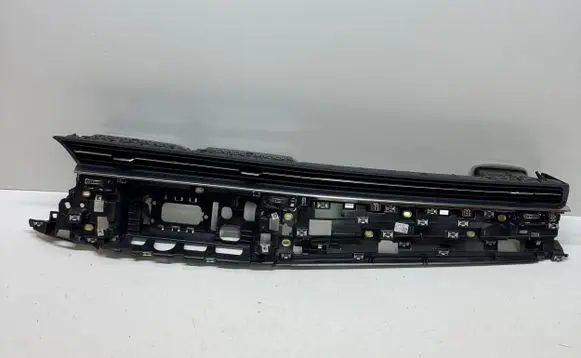 Audi Q8 Dash center air vent grill 4M8820902E 4M8820902