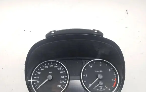 BMW 1 E81 E87 Speedometer (instrument cluster) 9141475 102495276 9141475018