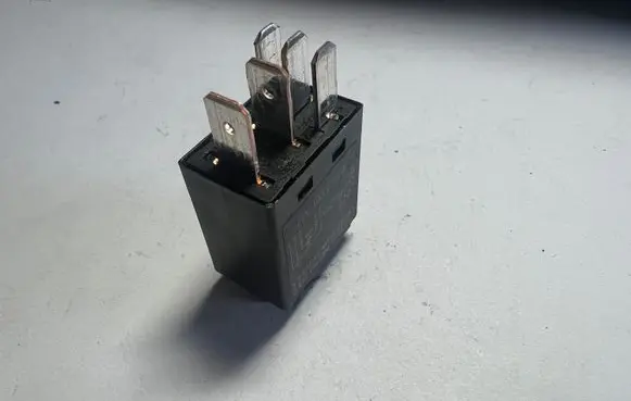 Audi A3 S3 A3 Sportback 8P Other relay 7M0951253C 95VW10K705EA 4073421A