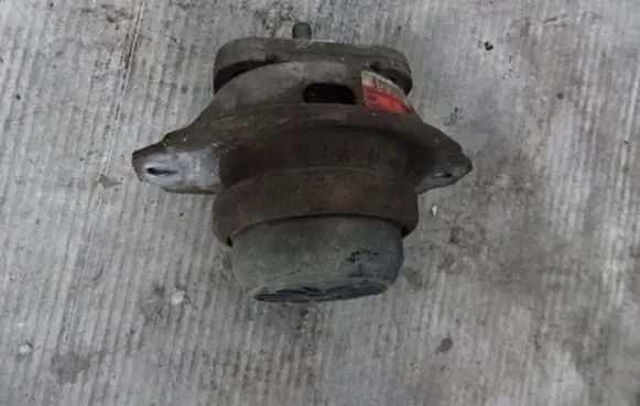 Land Rover Range Rover Sport L320 Engine mount bracket KKB500441G