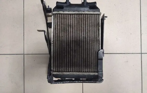 Audi RS4 B8 Coolant radiator 8K0121212D