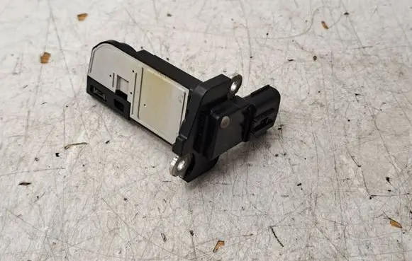 Toyota Verso Mass air flow meter 2220426010 AFH7OM77