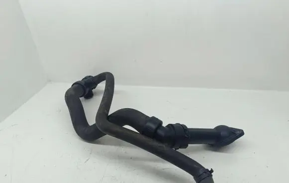 Volkswagen PASSAT B5.5 Engine coolant pipe/hose 4B0121049S