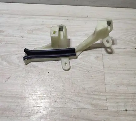 Opel Corsa F Front door windshield rail 9823206080