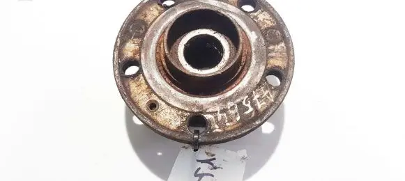 Front wheel hub
