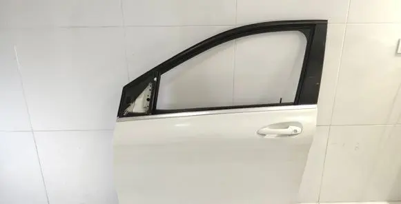 Mercedes-Benz B W246 W242 Front door 