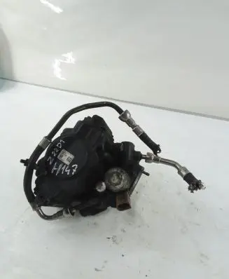 Opel Antara Fuel injection high pressure pump 25184341