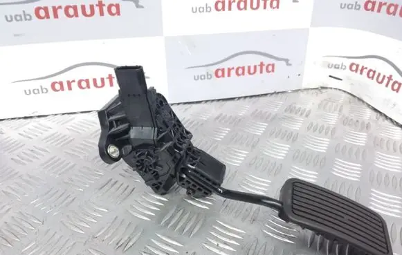 Honda CR-V Accelerator throttle pedal 2700000390 01Q22A00068