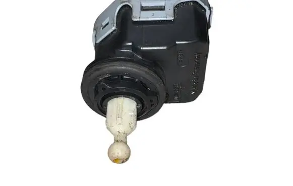 Volkswagen Golf IV Headlight level adjustment motor 6Y0941295 007878