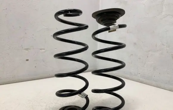 Seat Leon (5F) Rear coil spring 5Q0511121