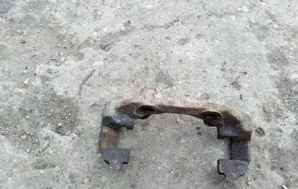 Opel Vectra B Front Brake Caliper Pad/Carrier 