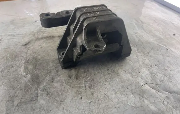 Opel Vectra C Gearbox mount 210446112 V04652