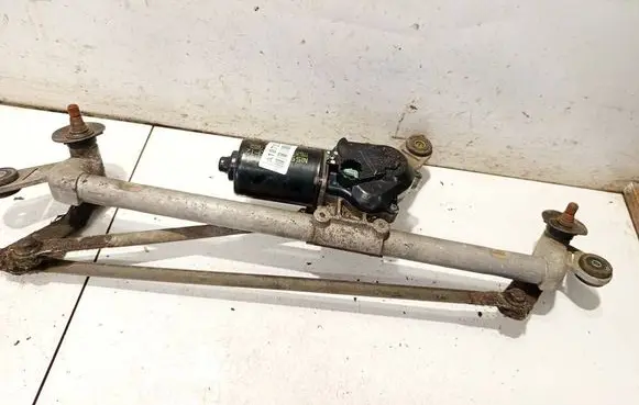 Nissan Murano Z50 Front wiper linkage and motor