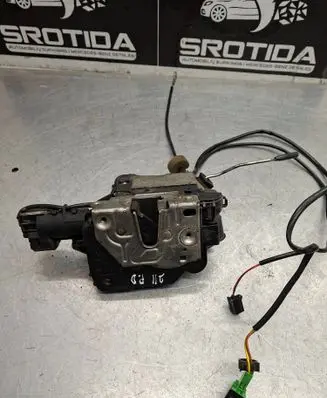Mercedes-Benz E W211 Front door lock 2117201235