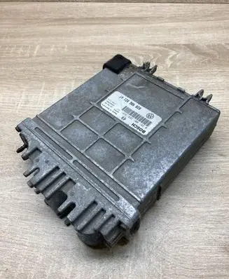 Volkswagen PASSAT B4 Engine control unit/module ECU 028906021AT 0281001368