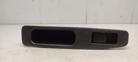 Nissan Qashqai Electric window control switch 25411BR00A 82951JD000