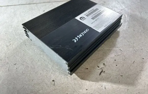 Dodge Challenger Sound amplifier 68303975AB