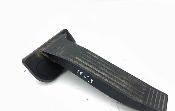 Toyota RAV 4 (XA50) Accelerator throttle pedal