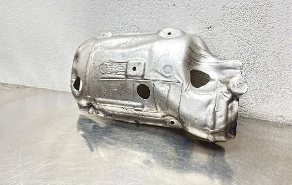 Opel Insignia A Exhaust heat shield 55562332 2399593001