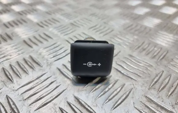 BMW 3 E46 12 V Socket (rear) 73947050